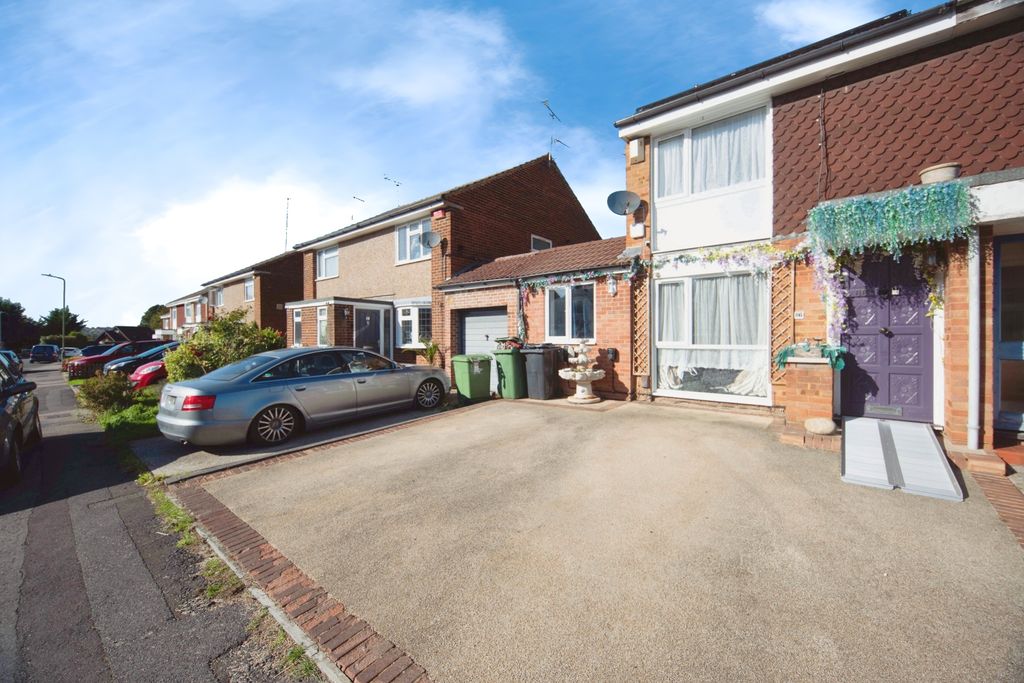 Property photo 2 of 20