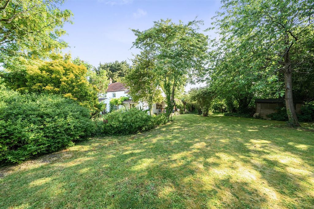 Property photo 2 of 25 Garden