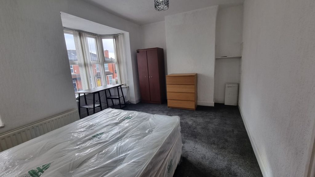 Property photo 3 of 12 Gallery