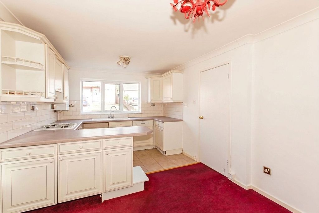 Property photo 2 of 21