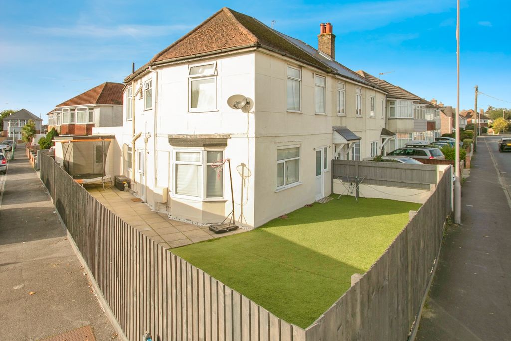 Property photo 1 of 17 Photography