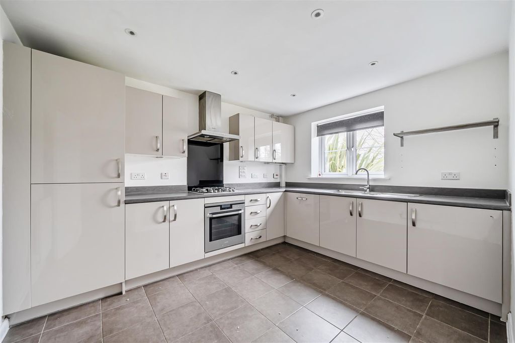 Property photo 3 of 25 1407420-9-6981Fb9Dbbc71.Jpg