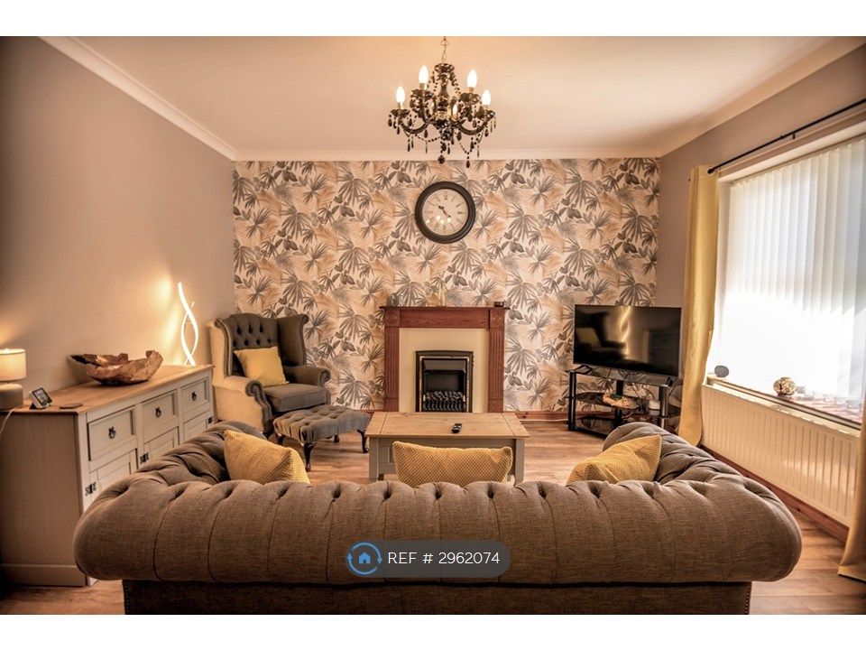 Property photo 1 of 12 Living Room
