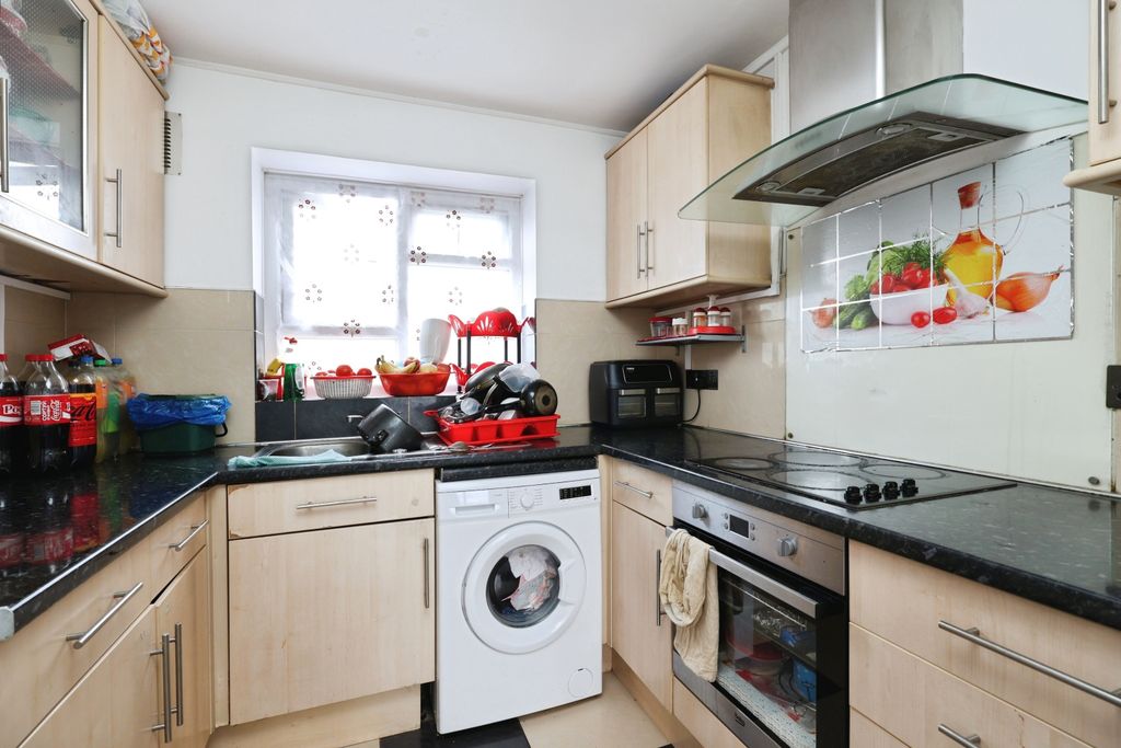 Property photo 3 of 20 Kitchen