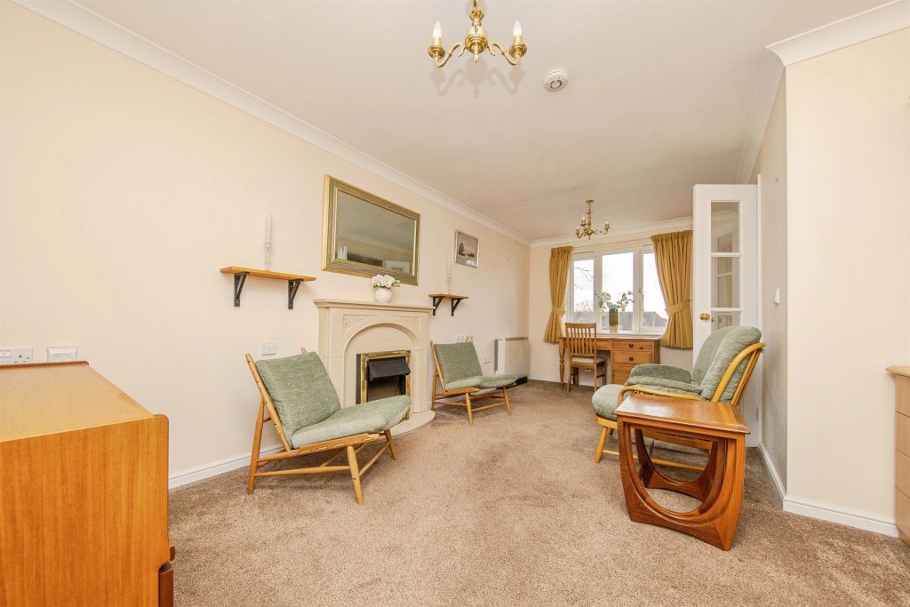 Property photo 2 of 17