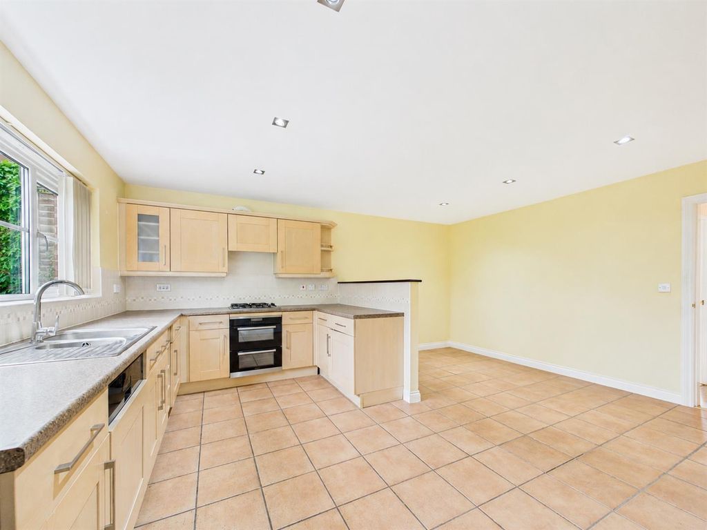 Property photo 2 of 27 Kitchen