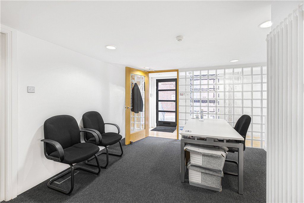 Property photo 3 of 12 Office Space