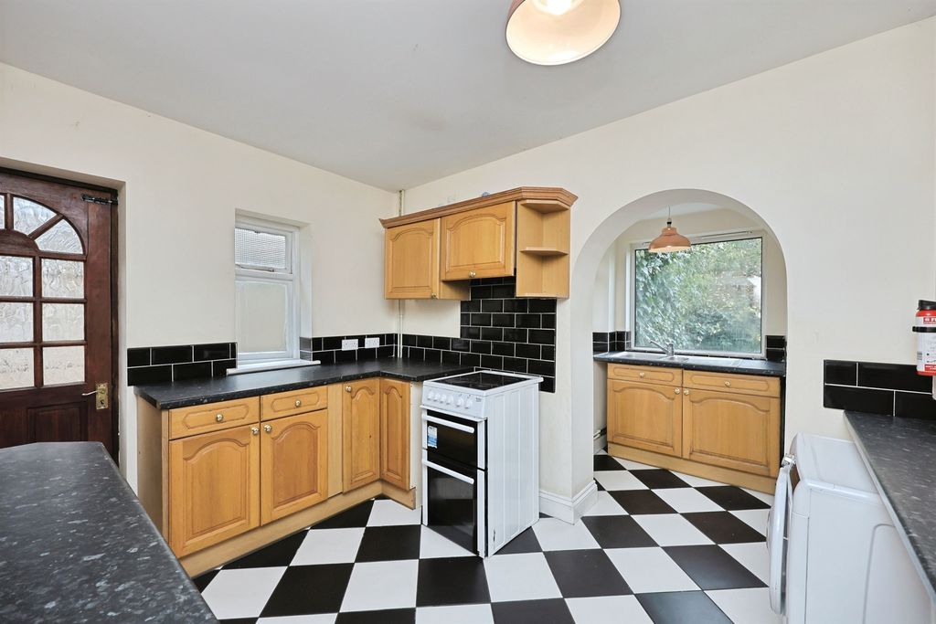 Property photo 2 of 20
