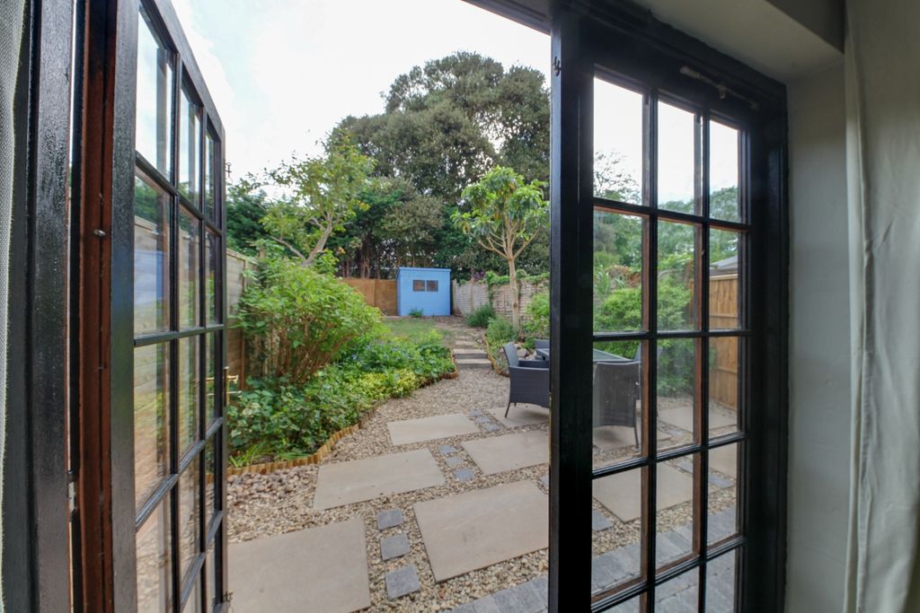 Property photo 3 of 23 Garden View