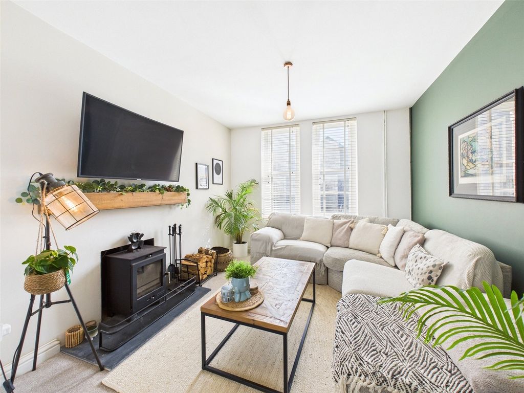 Property photo 2 of 18 Picture No. 01