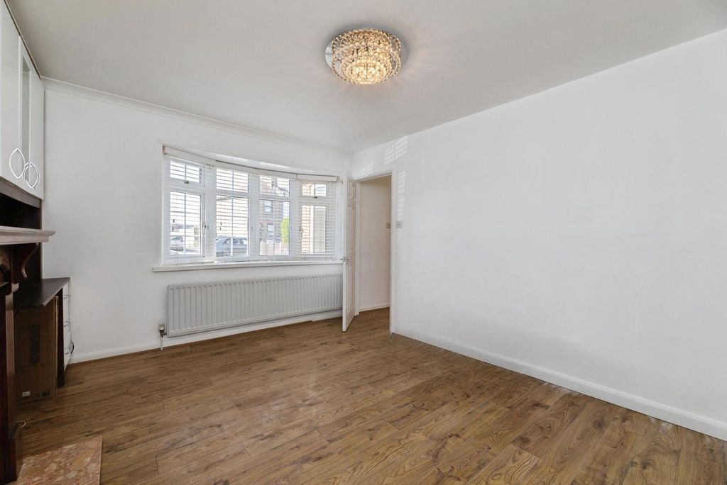 Property photo 3 of 26 Pbox-Img.Jpg