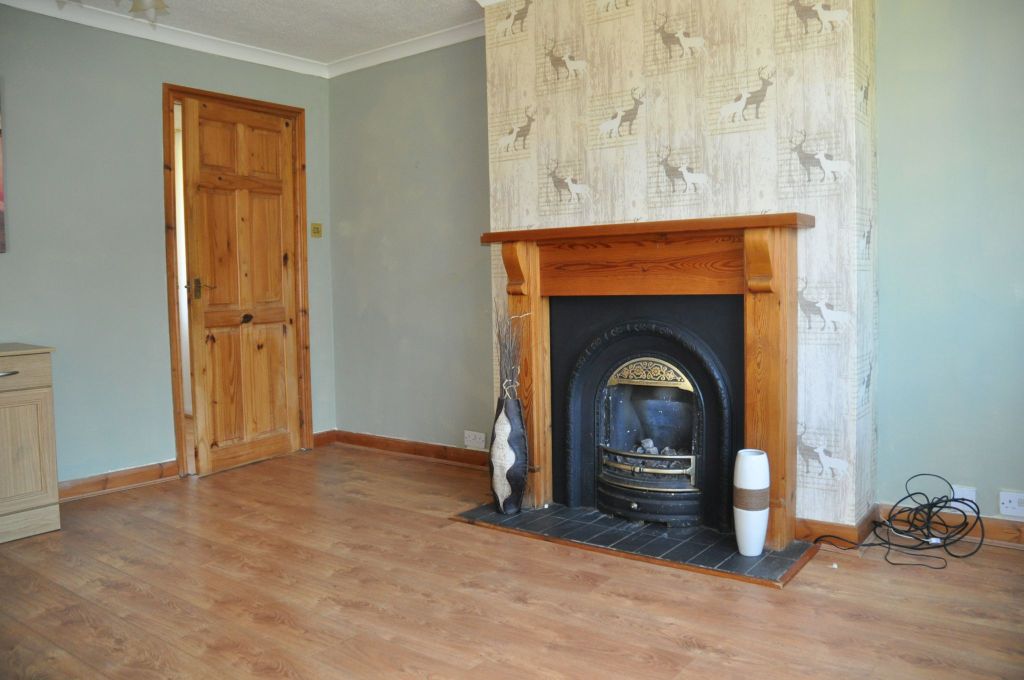 Property photo 3 of 12 Lounge