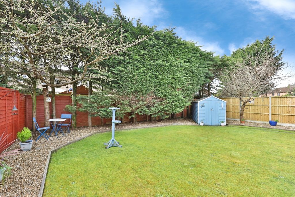 Property photo 2 of 17 Photo