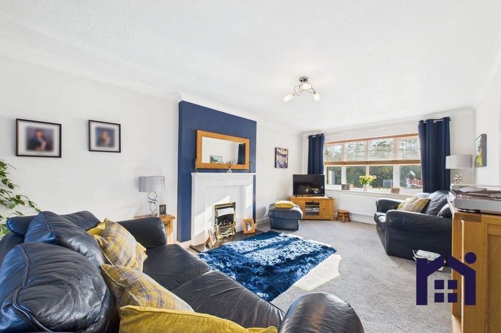 Property photo 2 of 27 Living Room