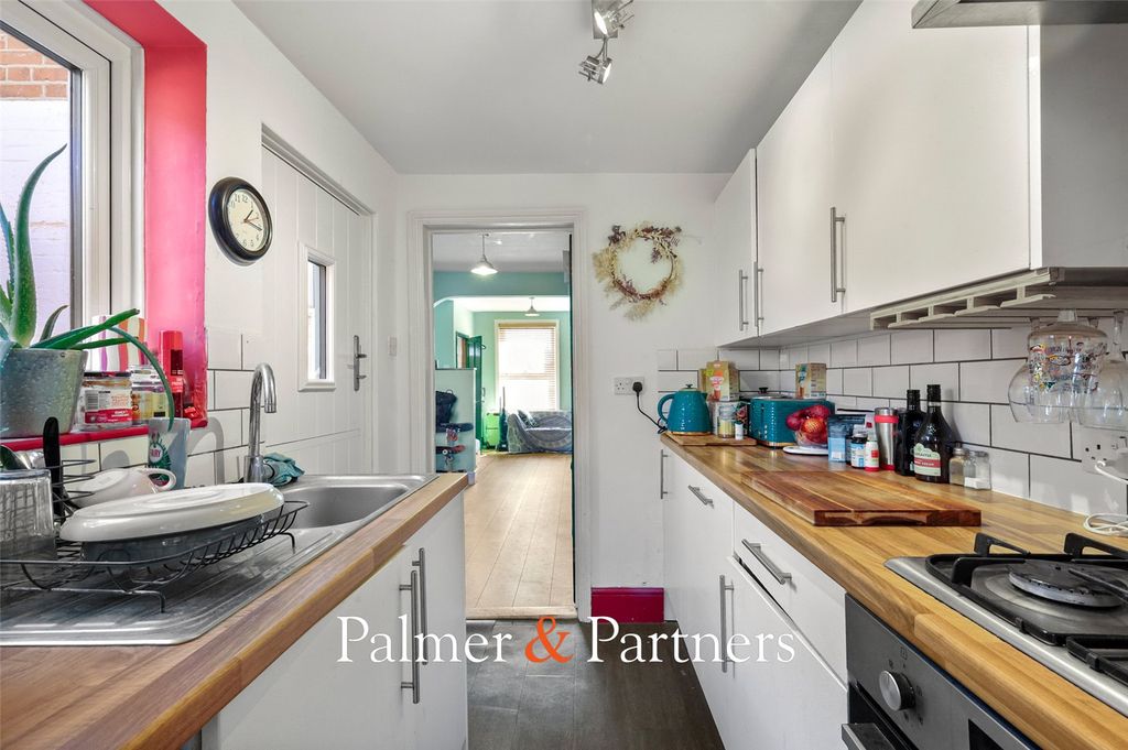 Property photo 2 of 15 Picture No. 16