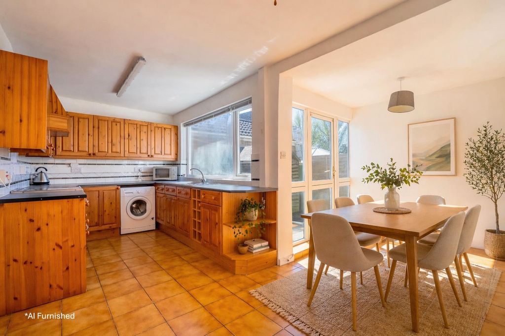 Property photo 2 of 14 Kitchen / Dining Room