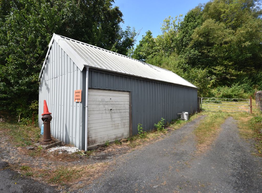Property photo 1 of 4