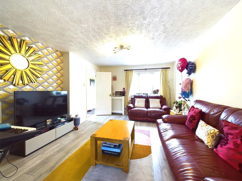 Property photo 2 of 12 Cam02202G0-Pr0321-Still007.Jpg