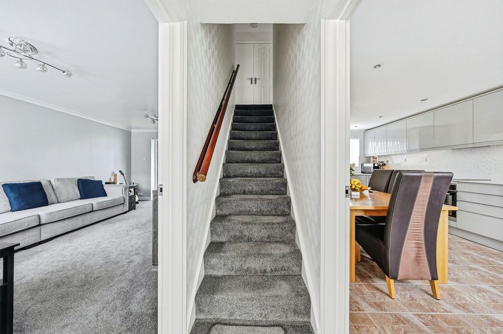 Property photo 3 of 20 Pbox-Img.Jpg