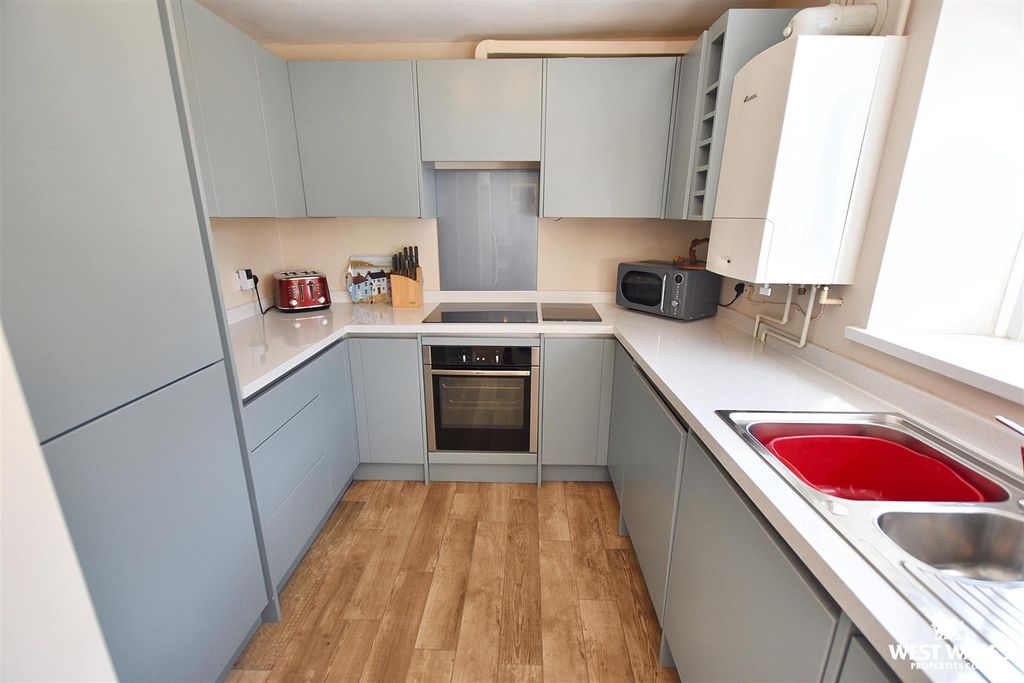 Property photo 3 of 24 18.Jpg