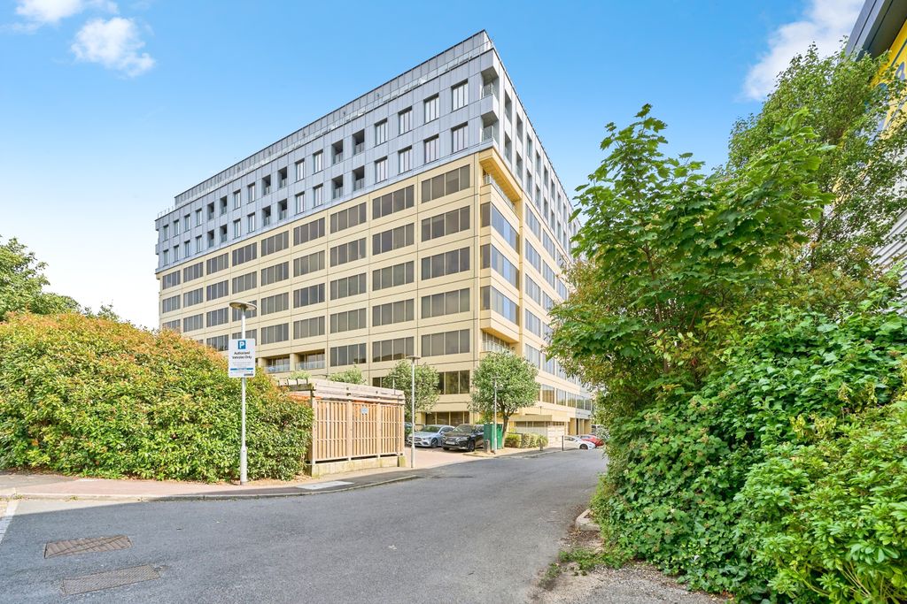 Property photo 2 of 20 1825379-42