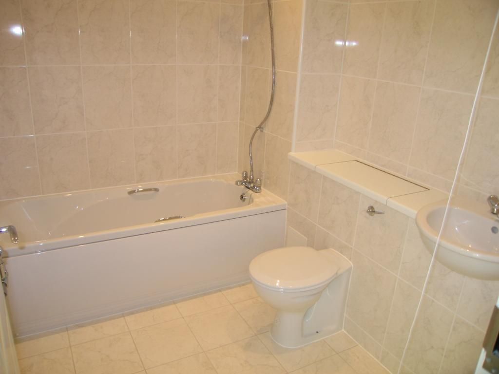 Property photo 3 of 4 Bathroom