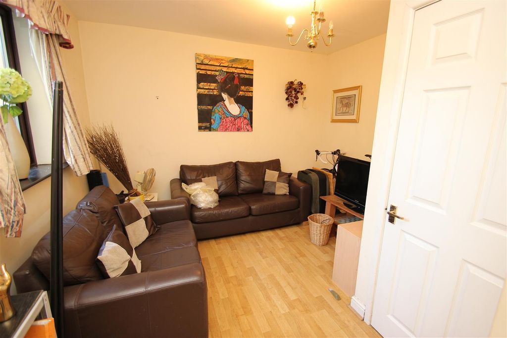 Property photo 2 of 4 Hazg5G3L_K24Dtsrdkbn1A.Jpg
