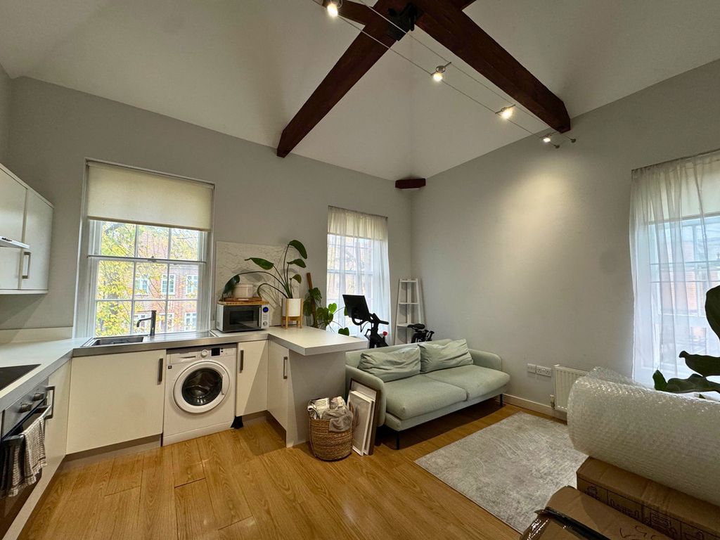 Property photo 2 of 8