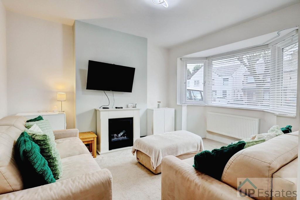 Property photo 2 of 23