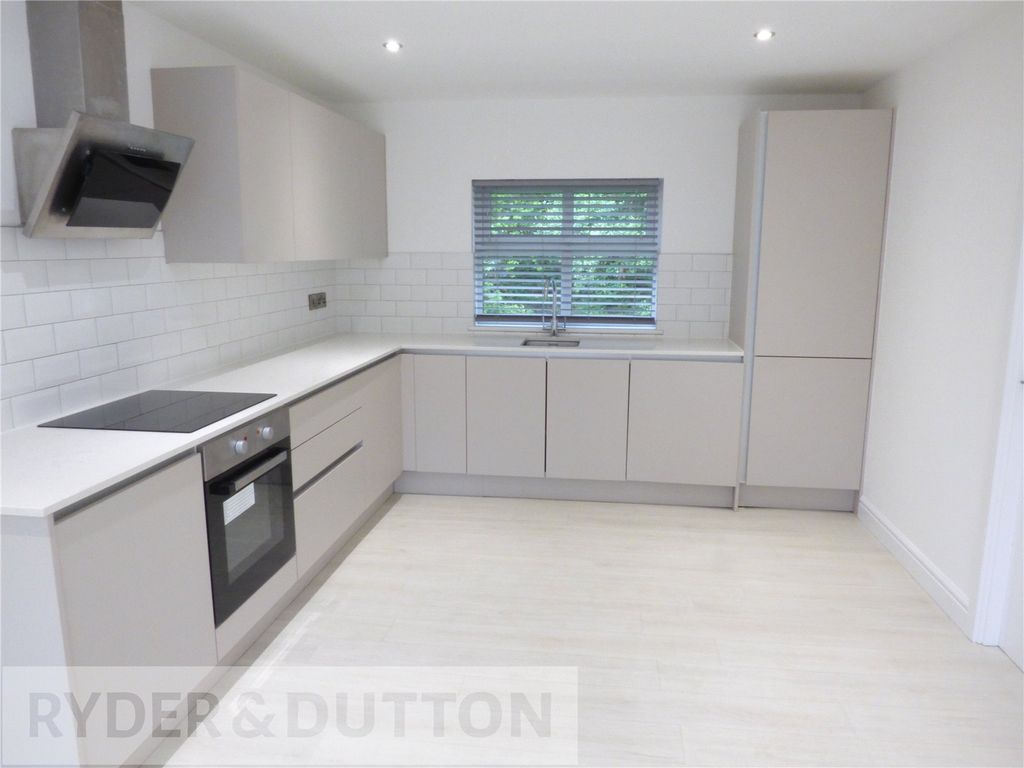 Property photo 3 of 21 Kitchen