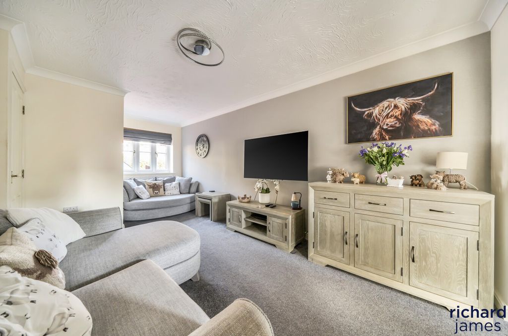 Property photo 2 of 12 7E63B5946523482Cade681A501Acd8B3