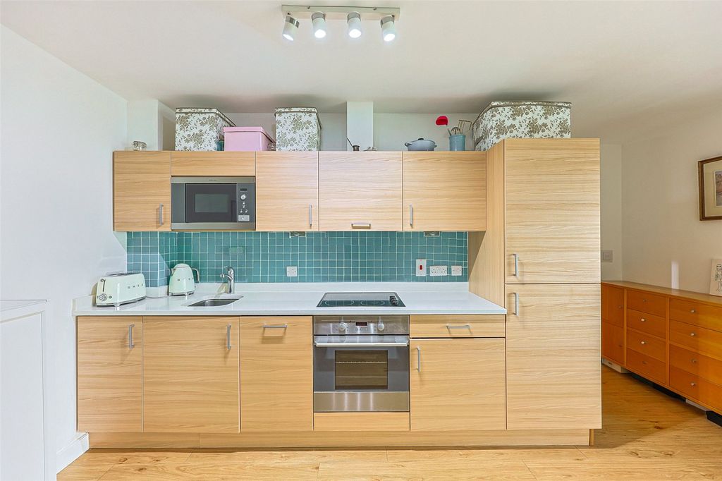 Property photo 3 of 19 Picture No. 09