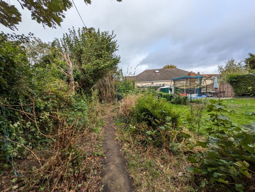 Property photo 2 of 8 4209803