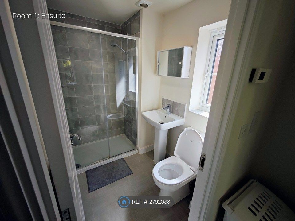Property photo 3 of 16 Room 1 Ensuite