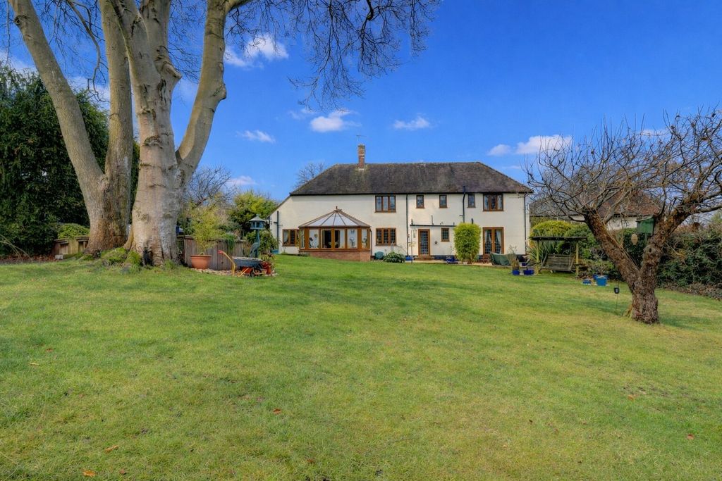 Property photo 2 of 27 Picture No. 36