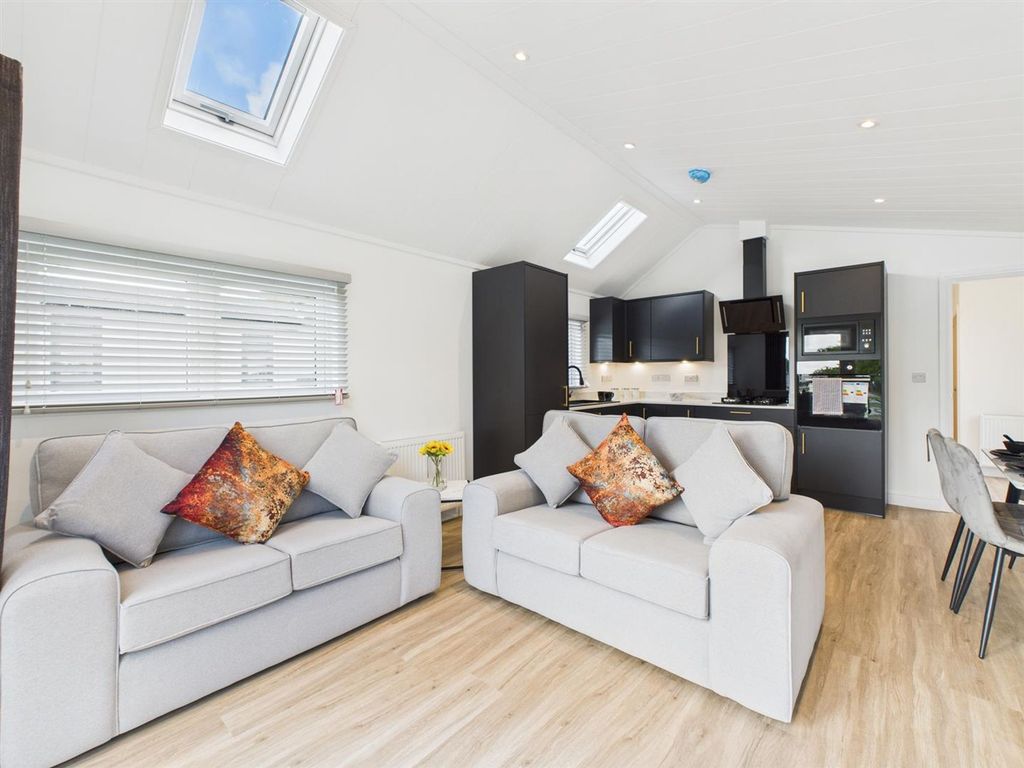 Property photo 2 of 16 Open Plan Living