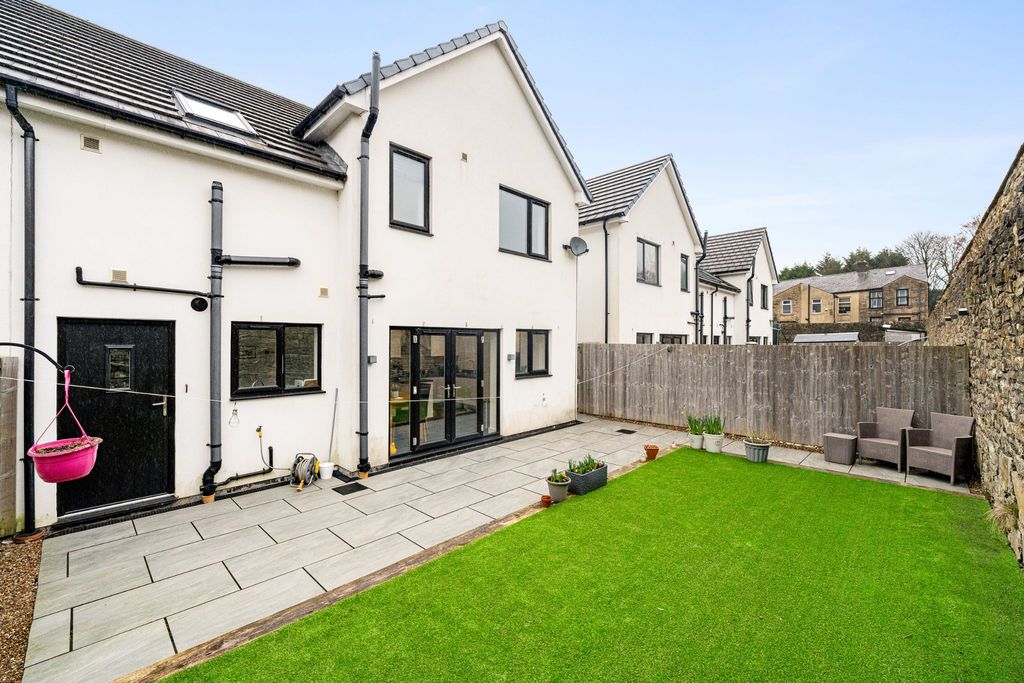 Property photo 2 of 33 Photograph 37