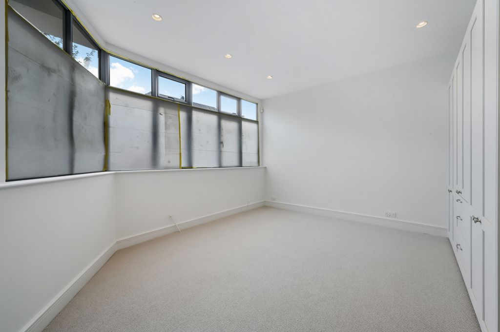 Property photo 2 of 12 Picture No. 01