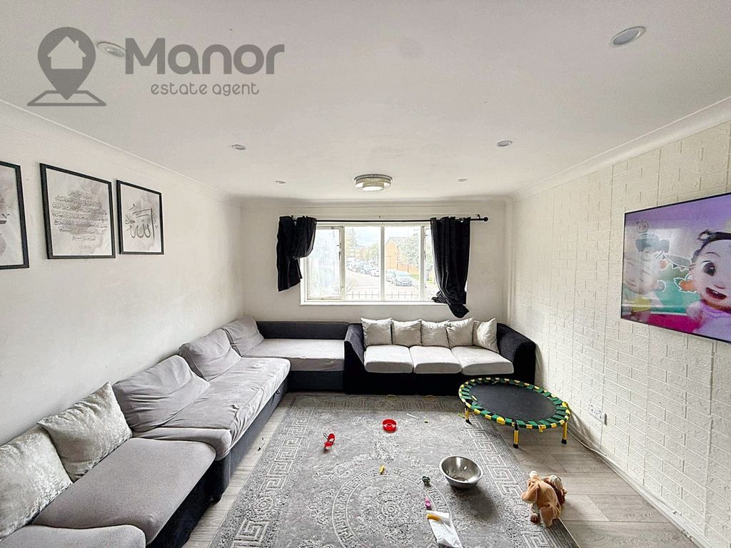 Property photo 2 of 11 Whatsapp Image 2025-10-16 At 16.36.03 (3)