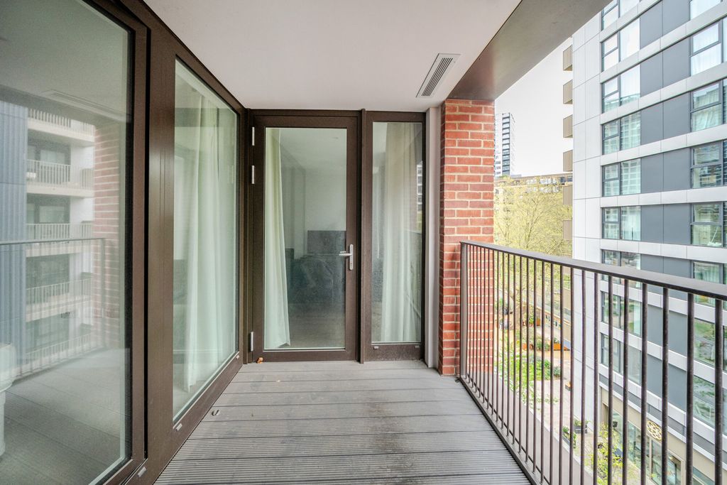 Property photo 3 of 11 1447769-11-69De71...