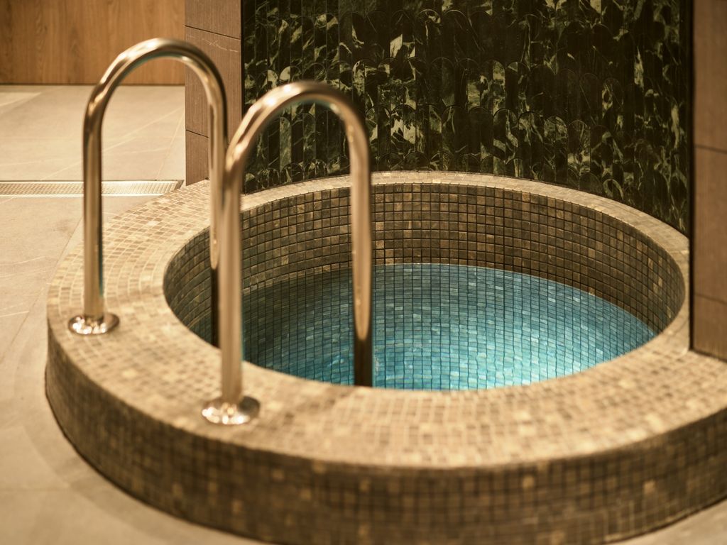 Property photo 3 of 19 Plunge Pool Close...