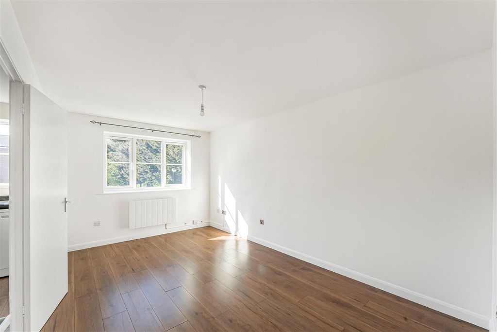 Property photo 2 of 12 2