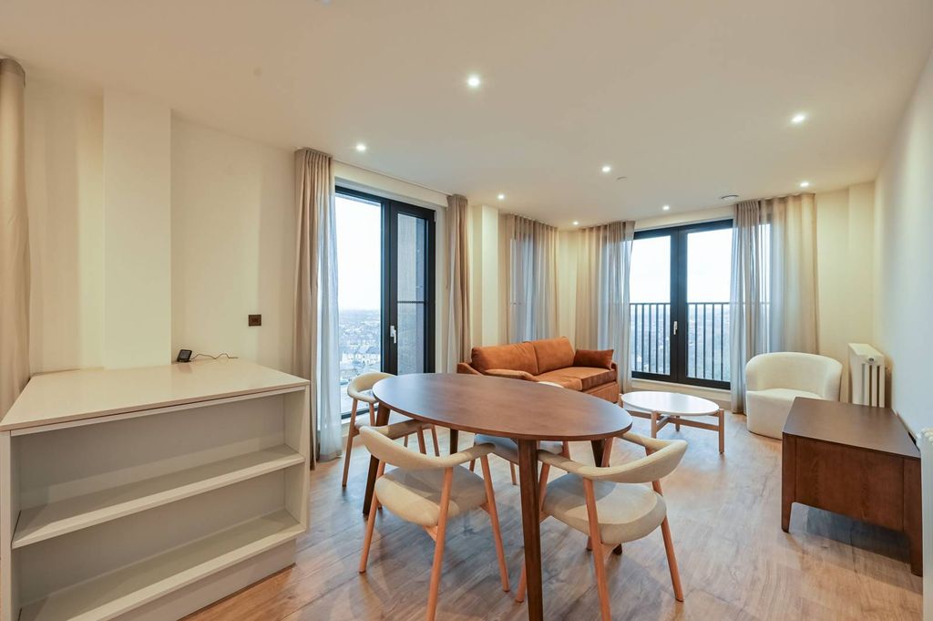 Property photo 3 of 26