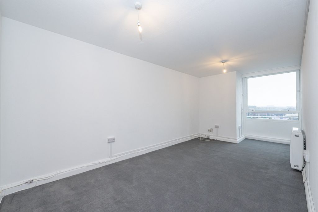 Property photo 2 of 25 4736014