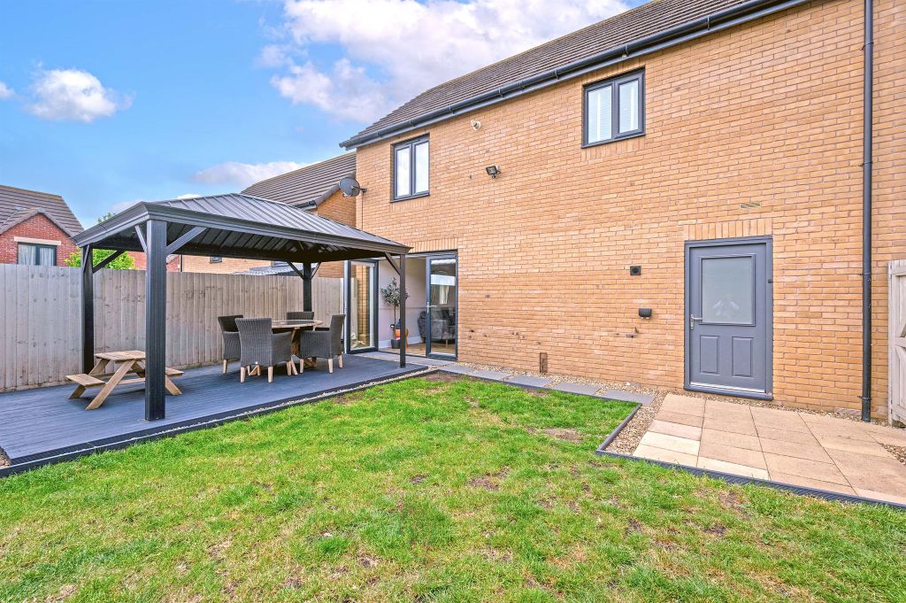 Property photo 2 of 17