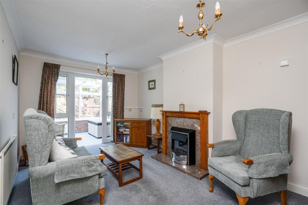 Property photo 2 of 11 11 Michael Blanning Gardens_6.Jpg
