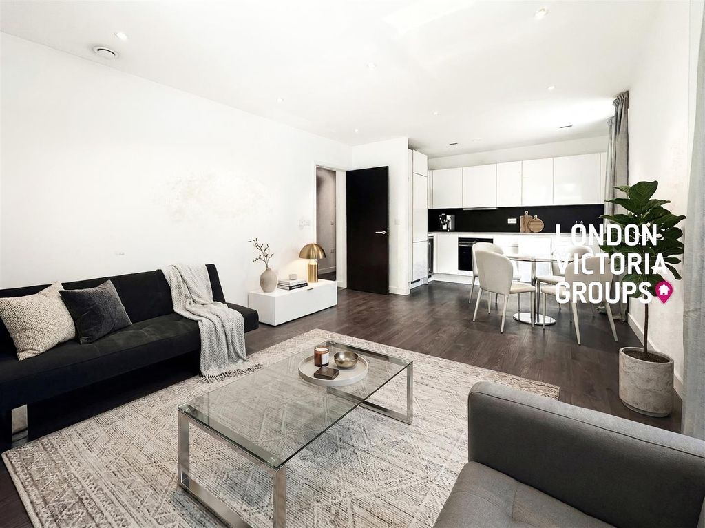 Property photo 3 of 11 1-7428.Jpg