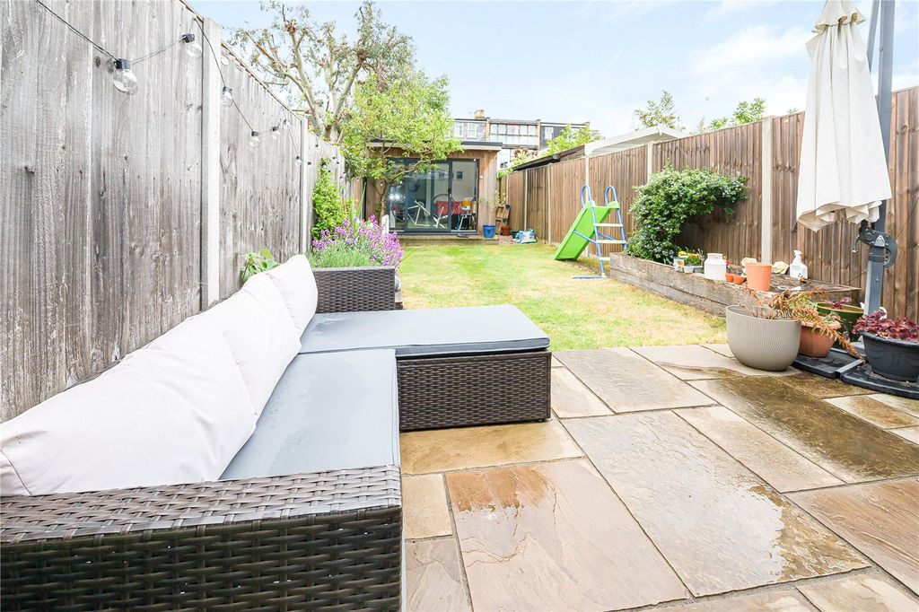 Property photo 3 of 18 Picture No. 17