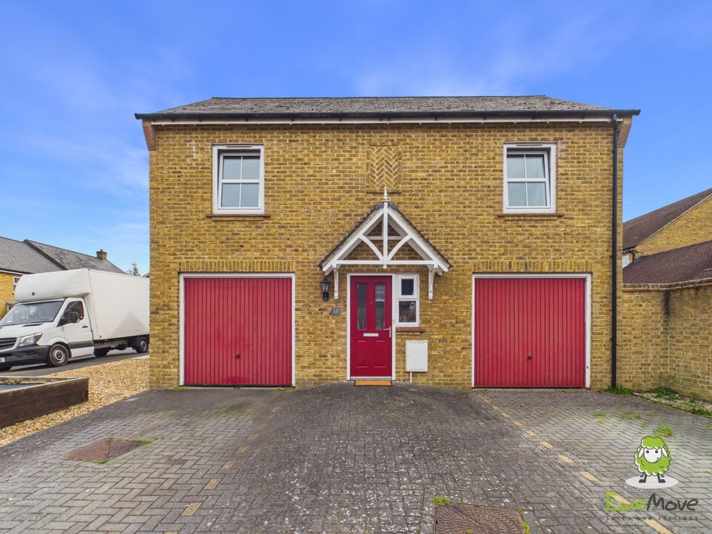 Property photo 1 of 14 Ewemove Estate Agents Basingstoke - Brockham Grang