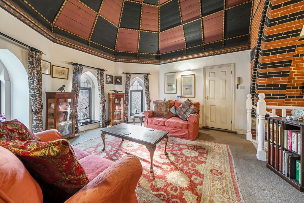 Property photo 3 of 16 Sitting Room
